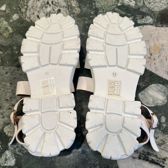 NEW Tru Comfort Foam Platform Chunky Buckle Sandals White Size 7.5 - Picture 10 of 11